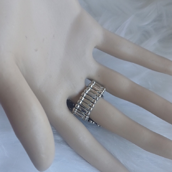 Paparazzi Silver and Orange Floral Ring Strech - Picture 10 of 11